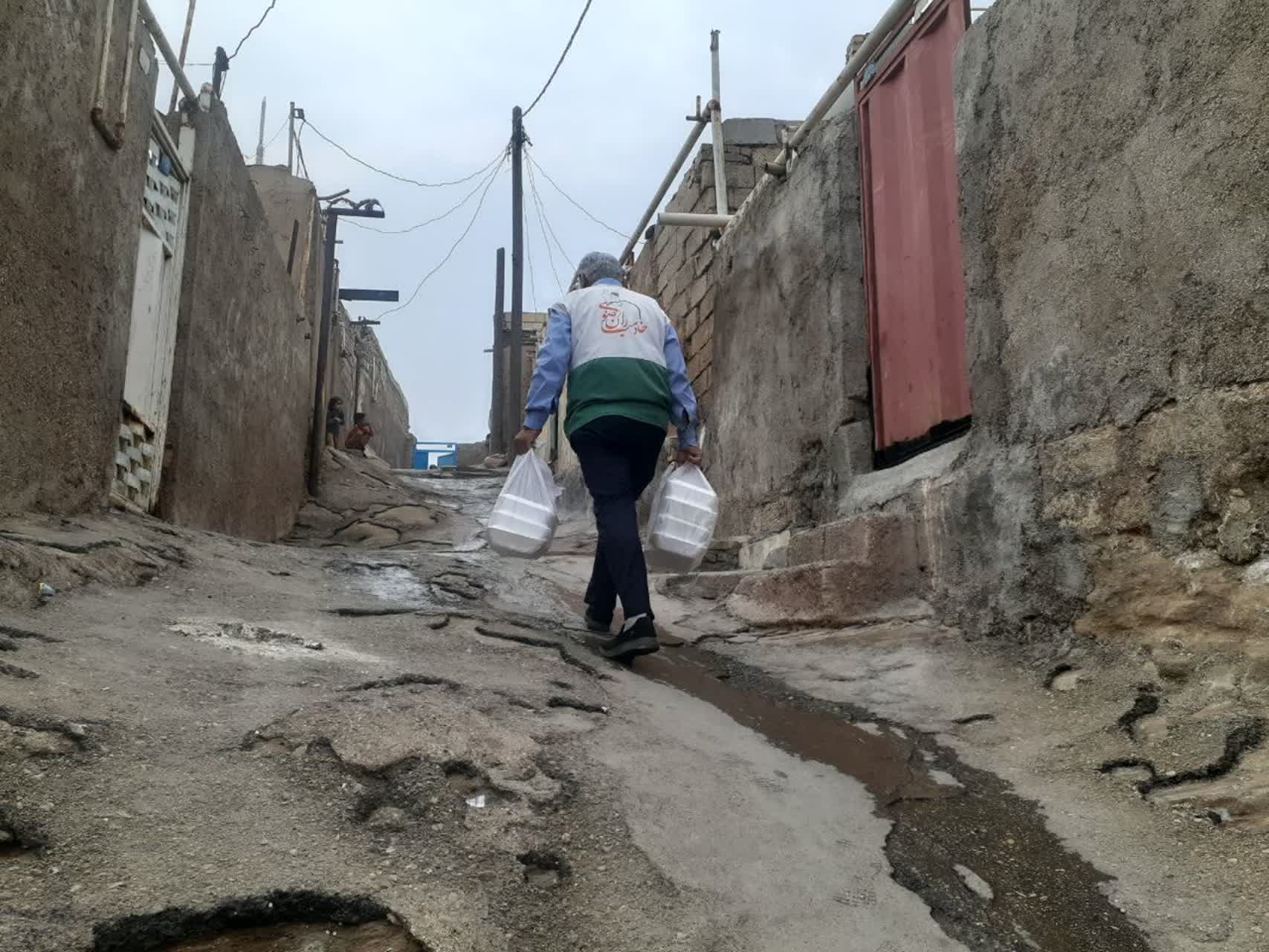 توزیع ۳۴۳ پرس غذا گرم در اهواز