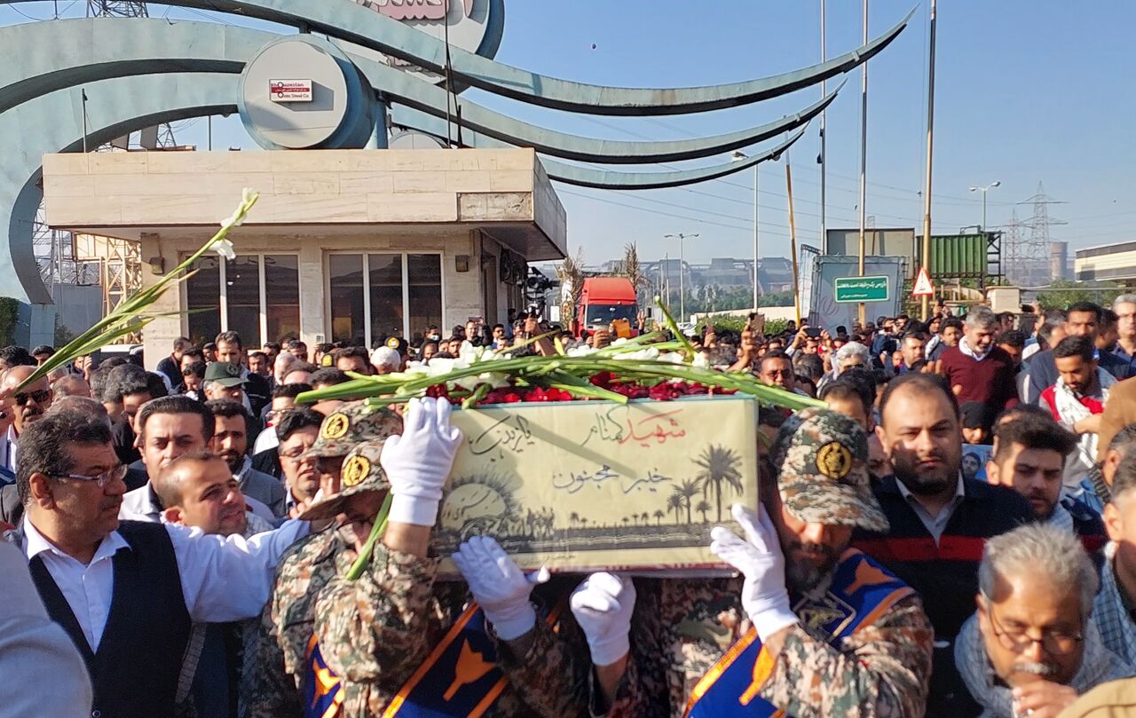 پیکر مطهر شهید گمنام در شرکت فولاد اکسین خوزستان به خاک سپرده شد