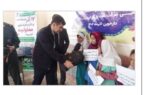 توزیع بسته های نوشت افزار توسط شركت نفت و گاز اروندان به دانش آموزان شهر دارخوین